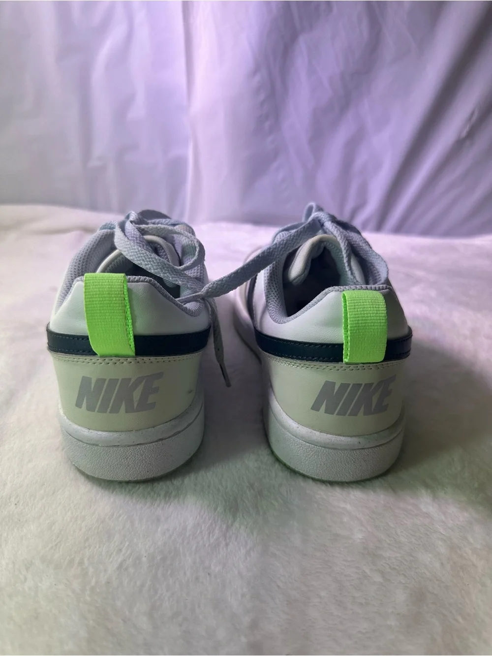 Nike Low-Top Sneaker in White with Dark Green Swoosh and Light Green Outsole